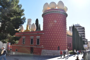 Музей Дали, Фигерас, путшествия с EsfiriaTravel