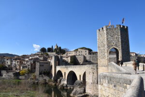 Мост в Бесалу, туры по Испании с EsfiriaTravel