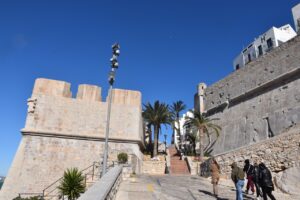 Стены замка в Пенисколе, средневековый город