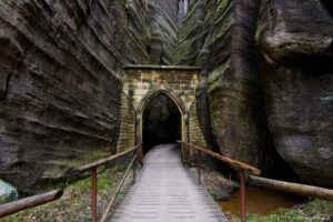 Автобусный тур в Адршпах. Туры в Чехию из Польши от туроператора Esfiria Travel