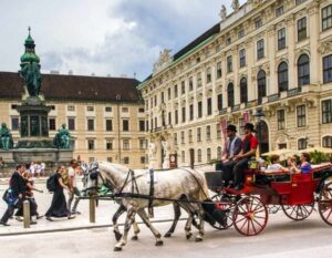 Туры в Вену из Вроцлава, Варшавы, Познани