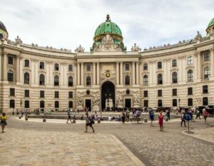 Автобусні тури у Відень з Вроцлава, турагенція Esfiria Travel