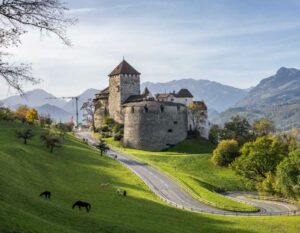 Автобусные туры в Лихтенштейн из Вроцлава, туры из Варшавы, туры из Познаня, туры из Кракова, турфирма Esfiria Travel