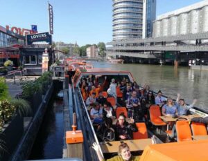 Прогулка на кораблике по каналам Амстердама, туроператор из Польши Esfiria Travel